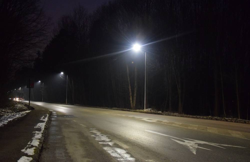 Na Rosinskej ceste v Žiline osadili 33 lámp, na ulici Vysokoškolákov ďalších štrnásť