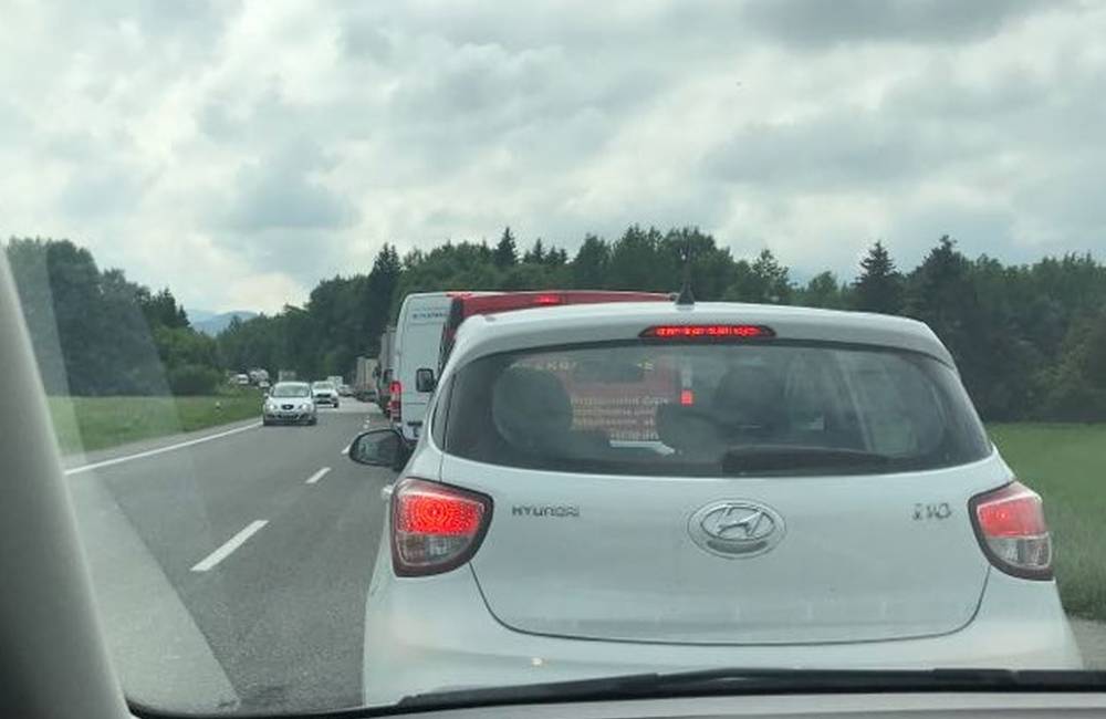 Dopravná nehoda pri Mojšovej Lúčke opäť odstavila dopravu na ceste medzi Žilinou a Martinom