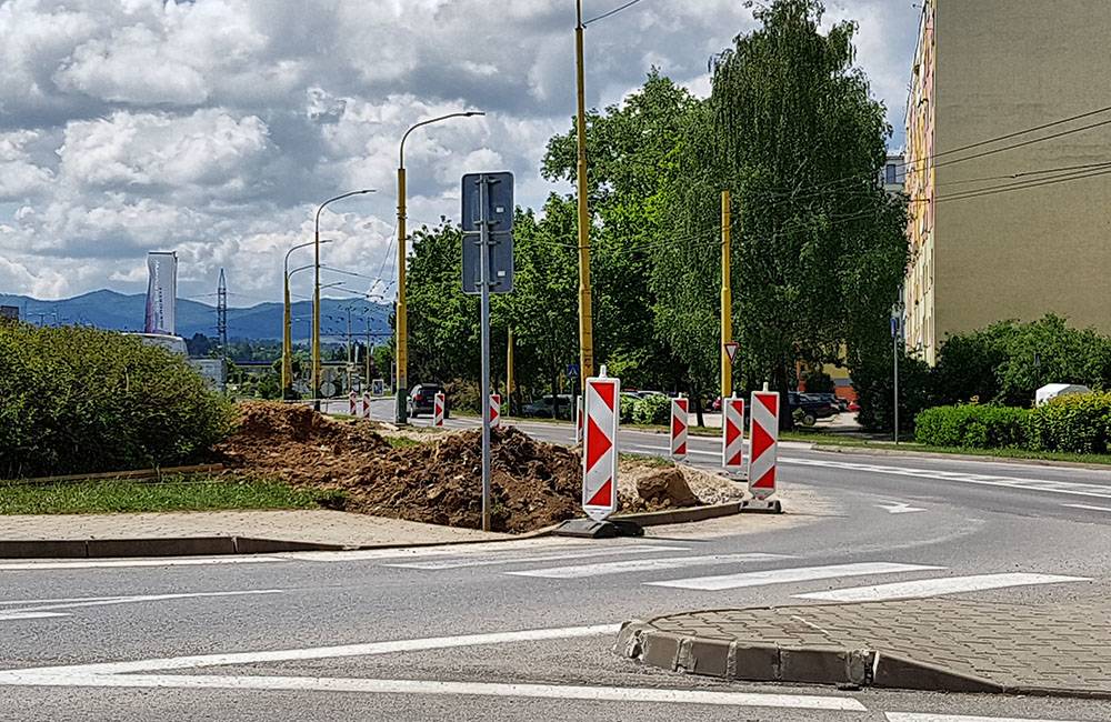 Obyvatelia Soliniek sa po rokoch dočkali výstavby chýbajúceho chodníka na Obvodovej ulici