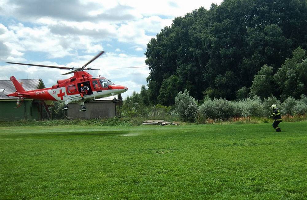 Foto: Leteckí záchranári v sobotu pomáhali dvom dievčatám, ktoré boli zranené po páde z koňa