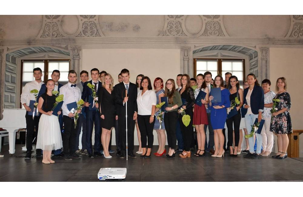 Foto: 26 stredoškolákov si prevzalo ocenenie Žilinského samosprávneho kraja za svoje úspechy a pomoc ľuďom