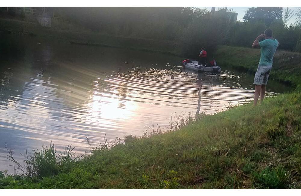 V rybníku pri Celulózke sa utopil 28-ročný muž, nehybné telo vytiahli z vody hasiči