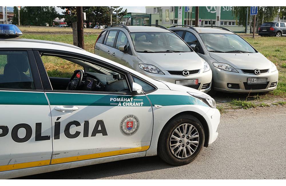 Foto: V Žiline nahlásili pravdepodobne ukradnuté vozidlo, k prípadu dorazila aj kriminálna polícia