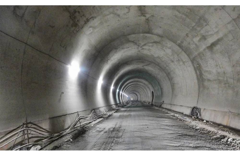 V tuneli Višňové dnes oslavovali prerazenie severnej tunelovej rúry