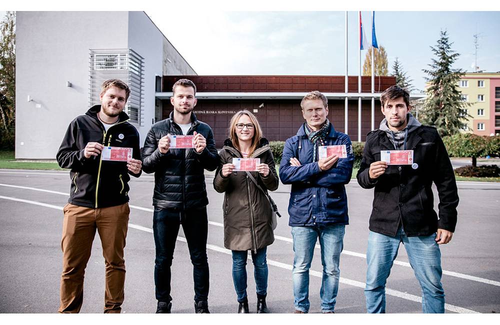 Nájdená tisíceurová “bankovka“ pred NBS v Žiline je iniciatívou na zvýšenie volebnej účasti