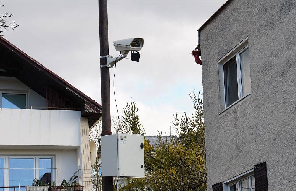 V obci Porúbka je od dnešného dňa umiestnený špeciálny kamerový systém na monitorovanie premávky