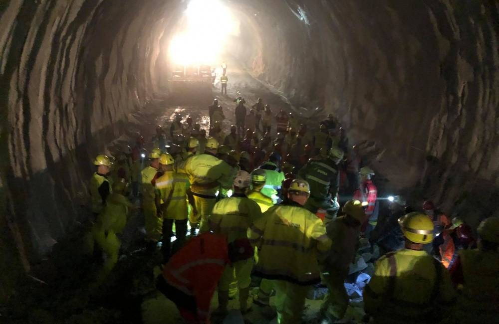 Taliansky staviteľ tunela Višňové má prepúšťať ľudí, výstavba sa môže omeškať o 3 roky
