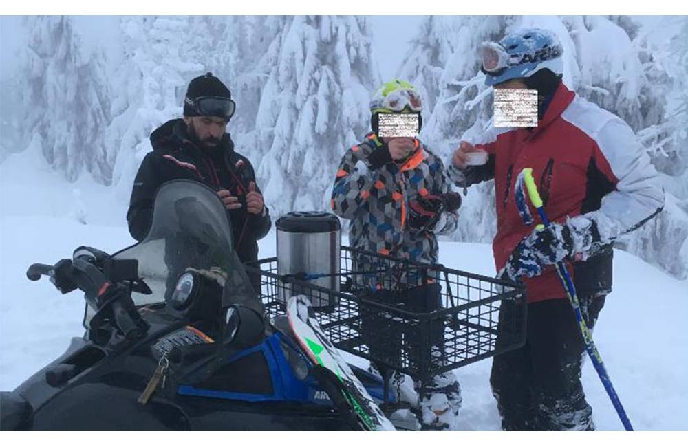 Horskí záchranári pátrali po troch deťoch z lyžiarskeho zájazdu, tie zablúdili vo voľnom teréne