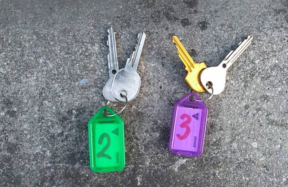 Na ulici Daxnerova boli nájdené dva zväzky kľúčov, nálezca ich odovzdal na políciu v Žiline