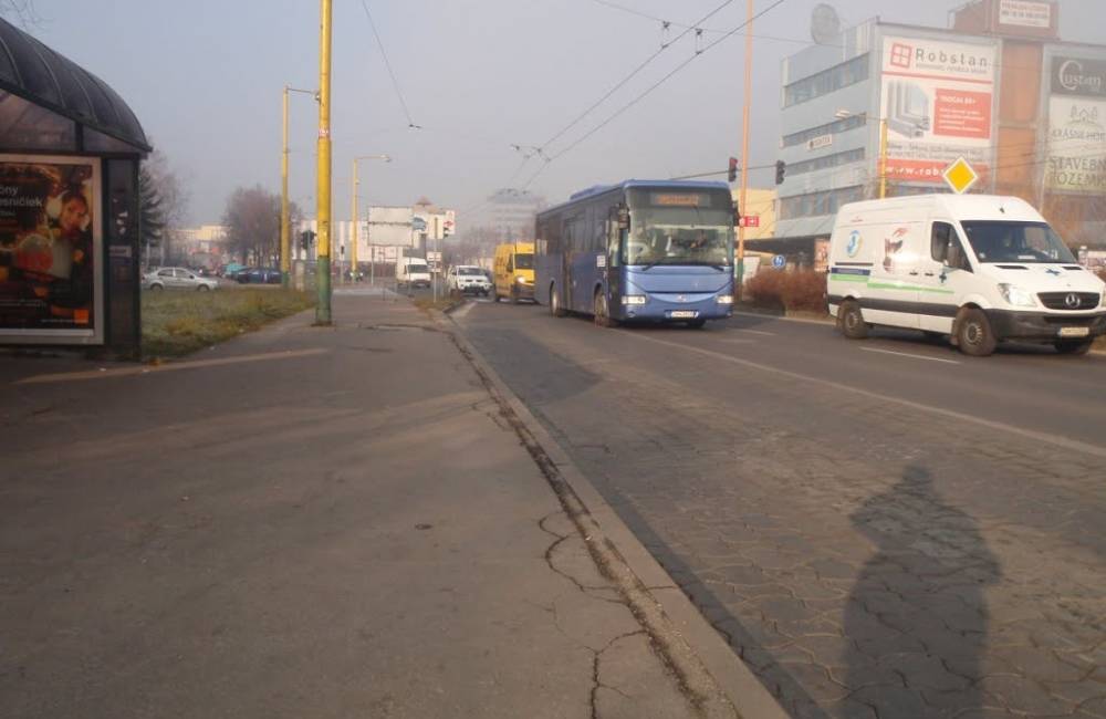 Ohľadne vypnutia semaforov na Košickej vznikajú dezinformácie, hlavná križovatka BUDE v prevádzke