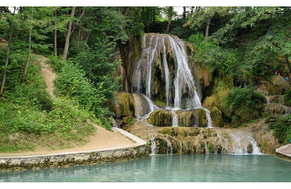 Foto: Tip na výlet: V obci pri Ružomberku sa nachádza 13 metrov vysoký Lúčanský vodopád s modrou vodou