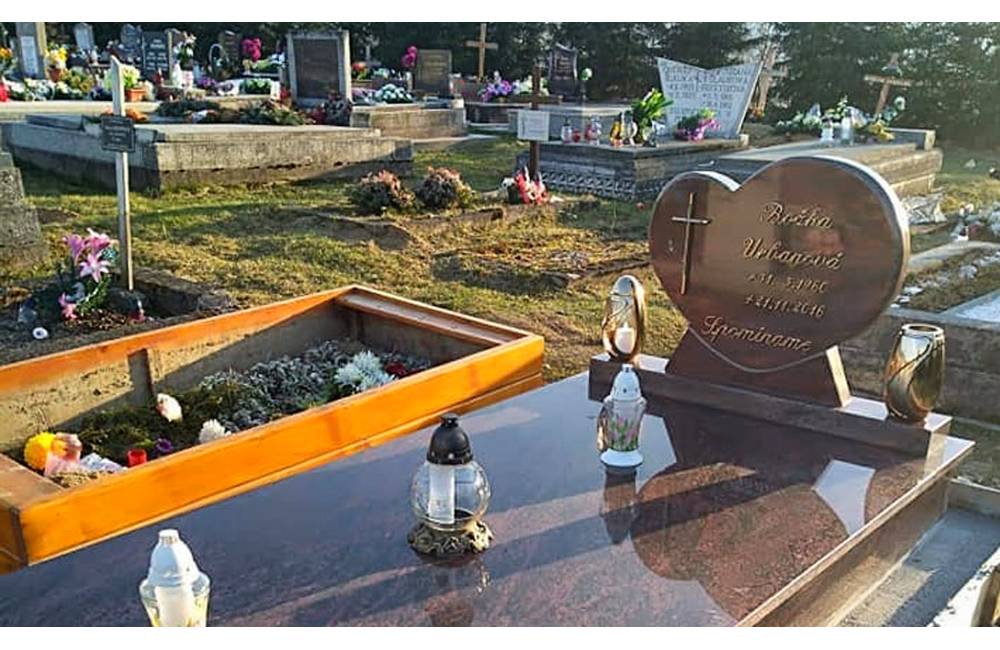 Náhrobný kameň ukradnutý z cintorína v Liptovskom Mikuláši sa objavil späť na svojom mieste