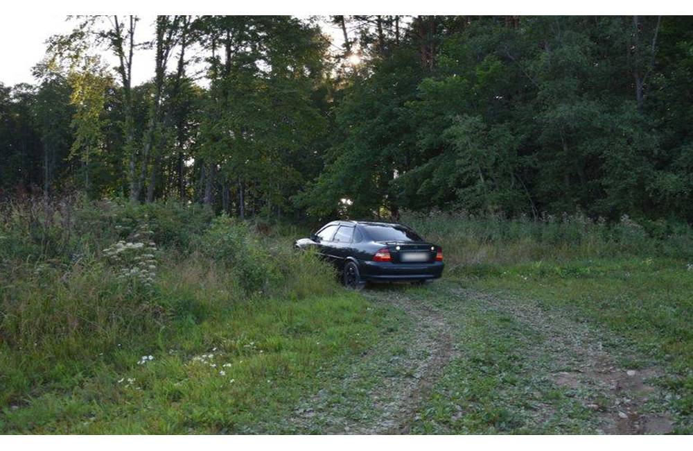 Muž parkoval pri Oravskej priehrade v chránenej oblasti, hrozí mu obžaloba z trestného činu