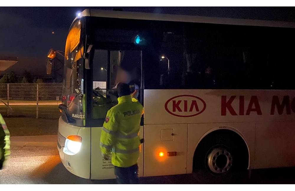 Polícia dnes na podnet ľudí vykonávala kontrolu vodičov autobusov a nákladných áut v Žilinskom kraji