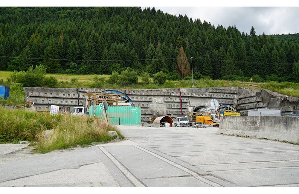 Ani jedna zo strán sporu o výstavbu tunelu Višňové nepredpokladá, že bude doplácať