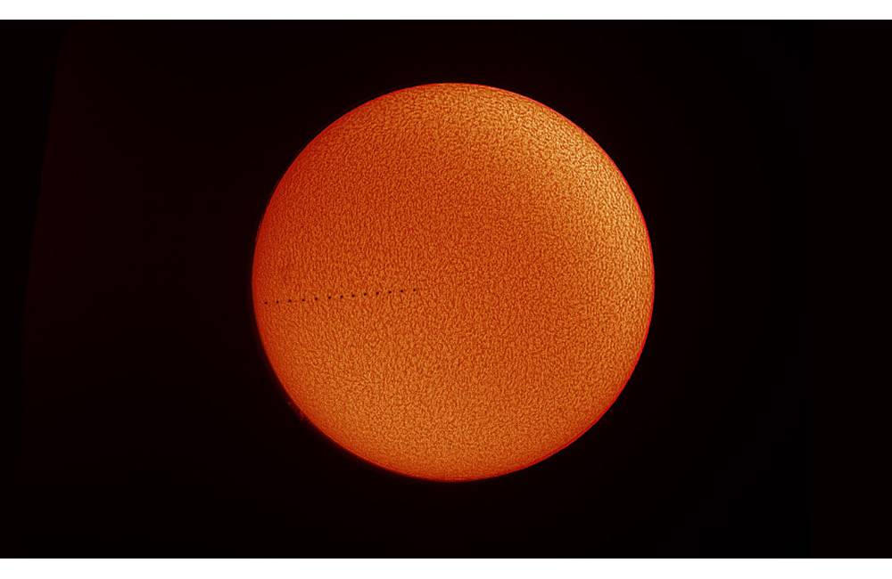 VIDEO: Hvezdári zachytili prechod planéty Merkúr popred disk Slnka