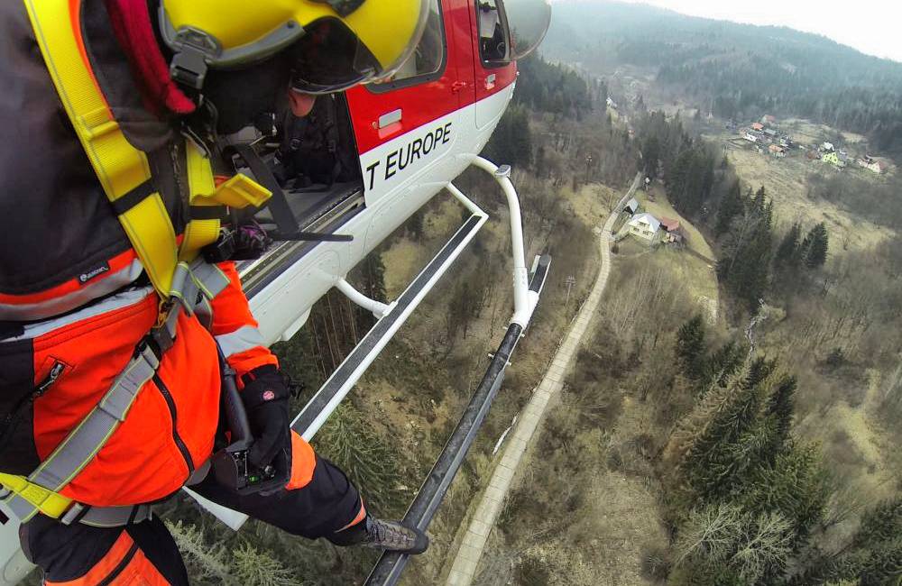 Leteckí záchranári zasahovali medzi Bytčou a obcou Pšurnovice, muž utrpel devastačné poranenie nohy