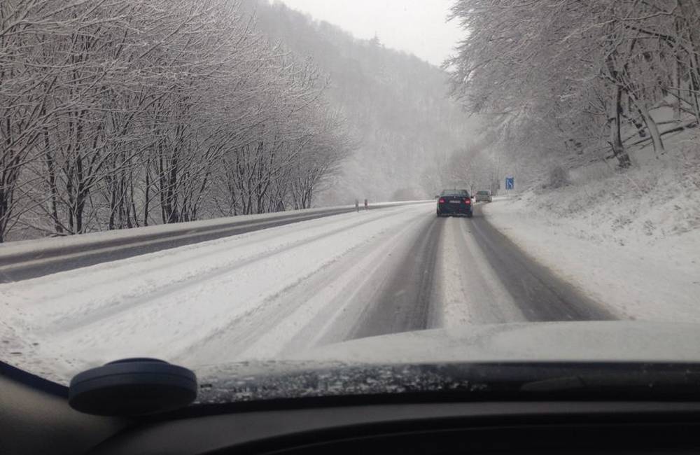 Na územie Slovenska dorazí sneženie, ktoré zasiahne aj nižšie polohy, napadnúť môže do 10 cm snehu