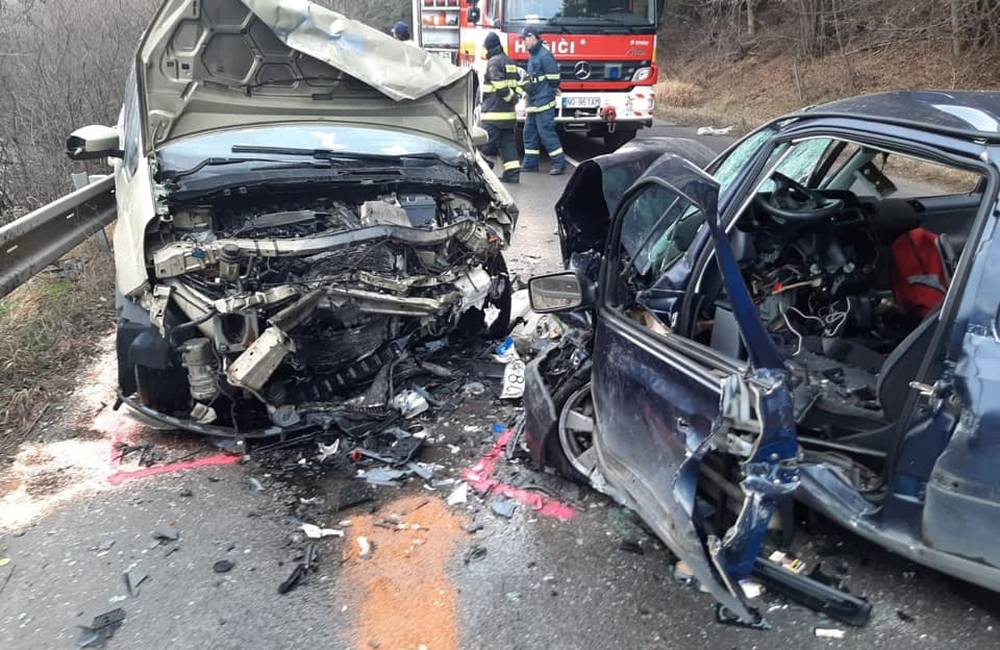 Na Orave došlo k tragickej nehode, pri čelnej zrážke zomrel len 22-ročný vodič