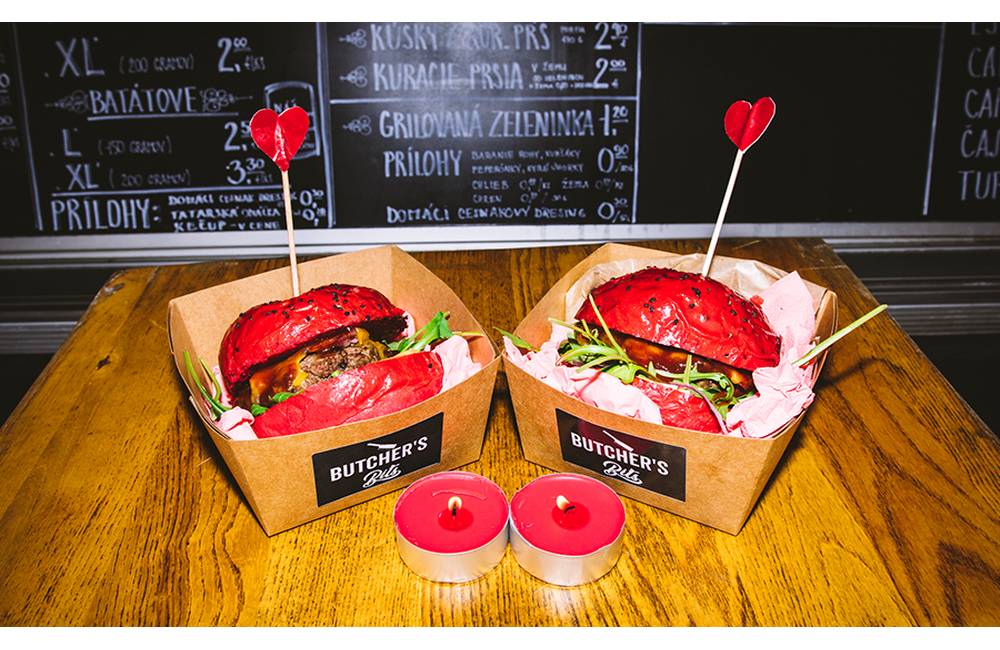 Valentínsky špeciál Butchers Bits s afrodiziakom a červenou žemľou, dvojica má 2 kusy len za 7,90