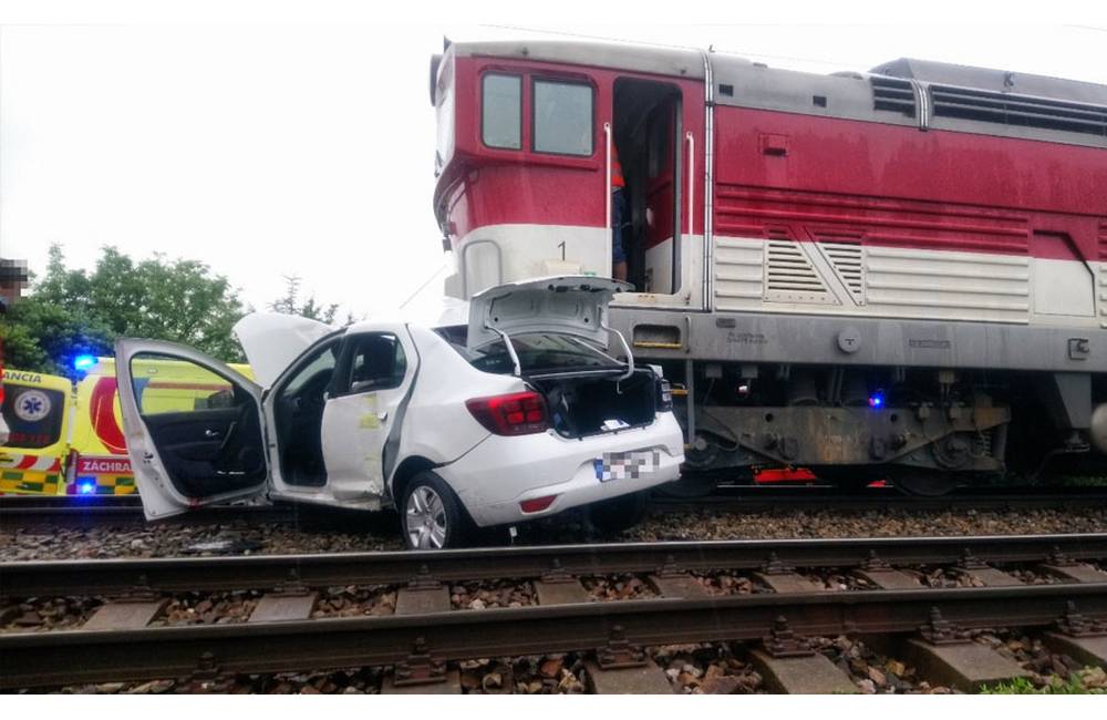 V mestskej časti Martin - Priekopa vyhasol po zrážke vlaku s autom život 32-ročného muža
