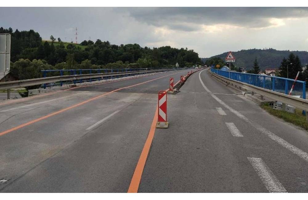 Premávka na rekonštruovanom moste v Krásne nad Kysucou bola dnes obnovená v oboch smeroch