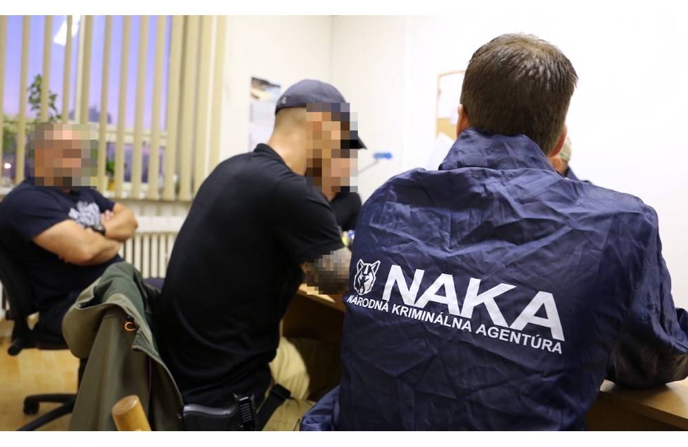 NAKA zasahuje v Žiline, počas akcie PLEVEL zadržala viacerých predstaviteľov justície