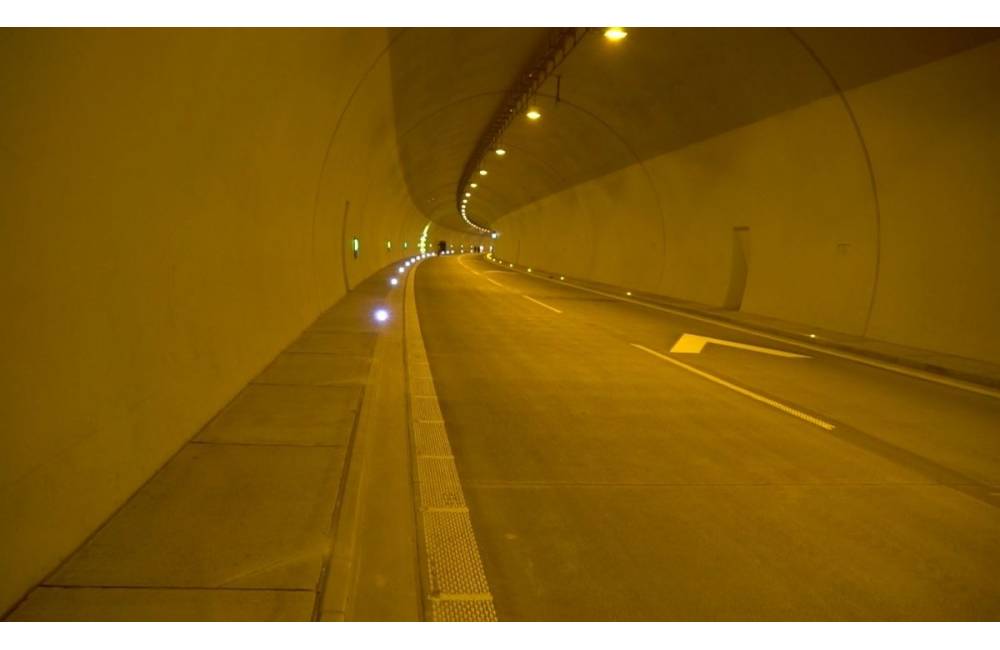 Diaľničný tunel Považský Chlmec dnes uzavrú pre pravidelnú údržbu, obmedzenia skončia v nedeľu