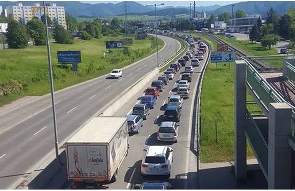 Z dôvodu výstavby privádzača obmedzili na Rajeckej ceste v Žiline premávku do jedného pruhu