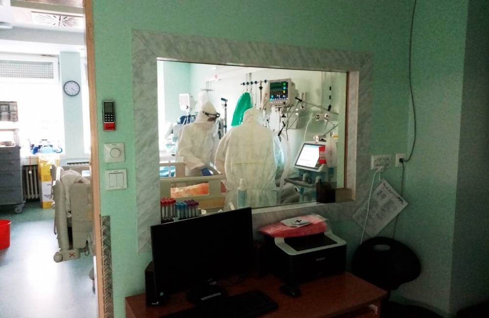 Nemocnica v Žiline navýšila kapacity pre COVID pacientov, ventilácia je pripravená pre 10 pacientov