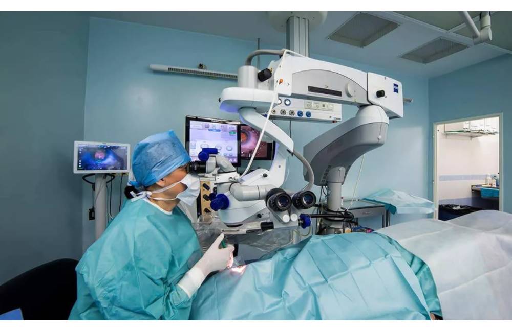 1. žilinské očné centrum VIKOM patrí k špičke, novinky približujú úroveň k robotickej chirurgii