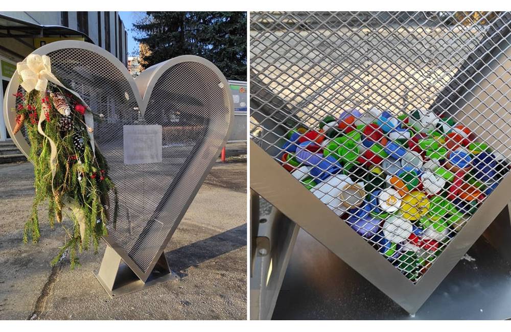 V centre Dolného Kubína osadili srdce na zbierku plastových vrchnáčikov, určené sú na pomoc rodinám