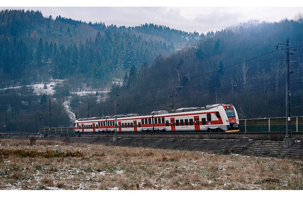 Cesta vlakom medzi Bratislavou a Žilinou bude kratšia o tri minúty a lacnejšia o 8 centov