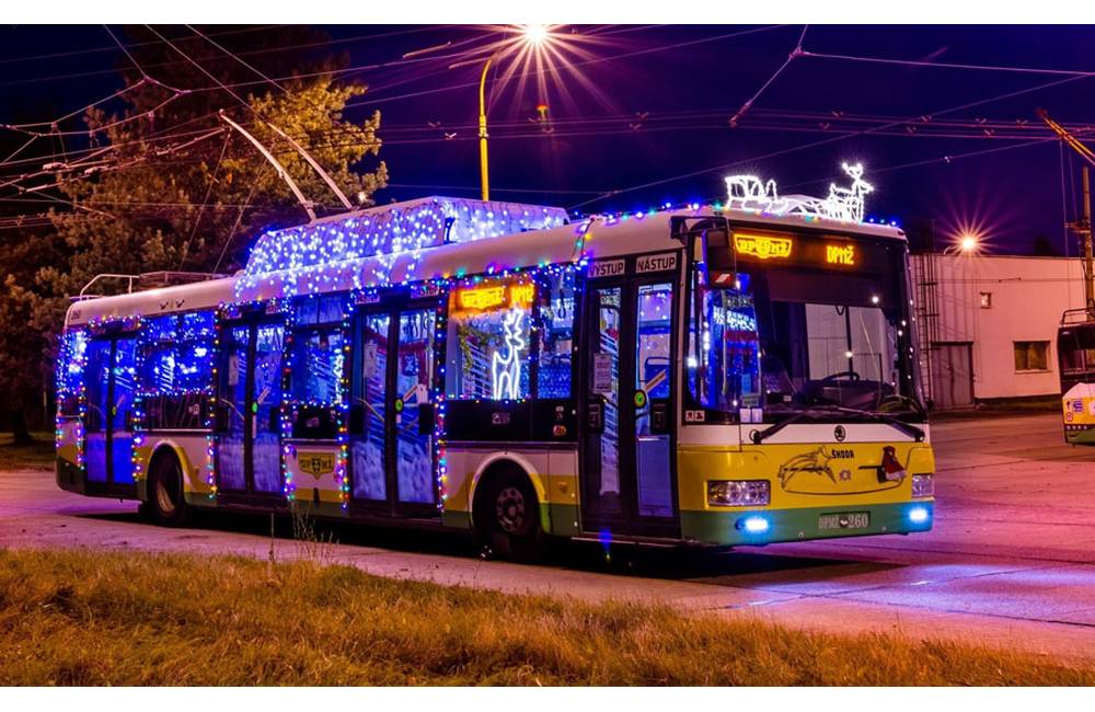 Medzinárodnú súťaž o najkrajší vianočný trolejbus vyhrala Žilina, DPMŽ chystá tento rok vylepšenia