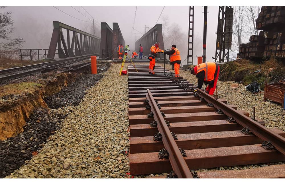 Prvá etapa rekonštrukcie železnice medzi Kraľovanmi a Ľubochňou bola ukončená, druhá začne tento rok