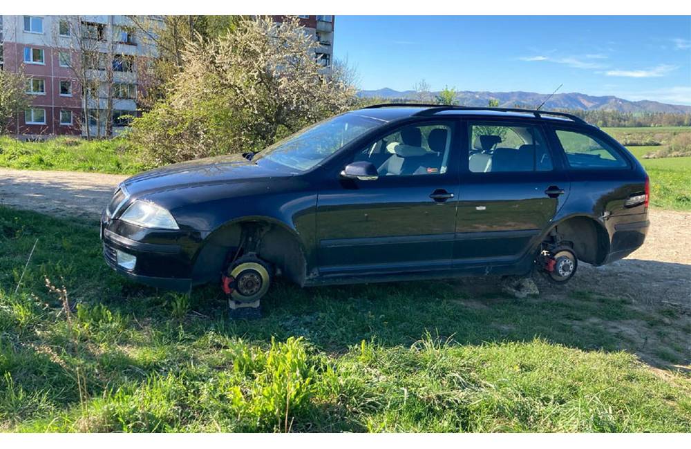 Na sídlisku Hájik došlo ku krádeži diskových kolies zo zaparkovaného auta, majiteľ prosí o pomoc