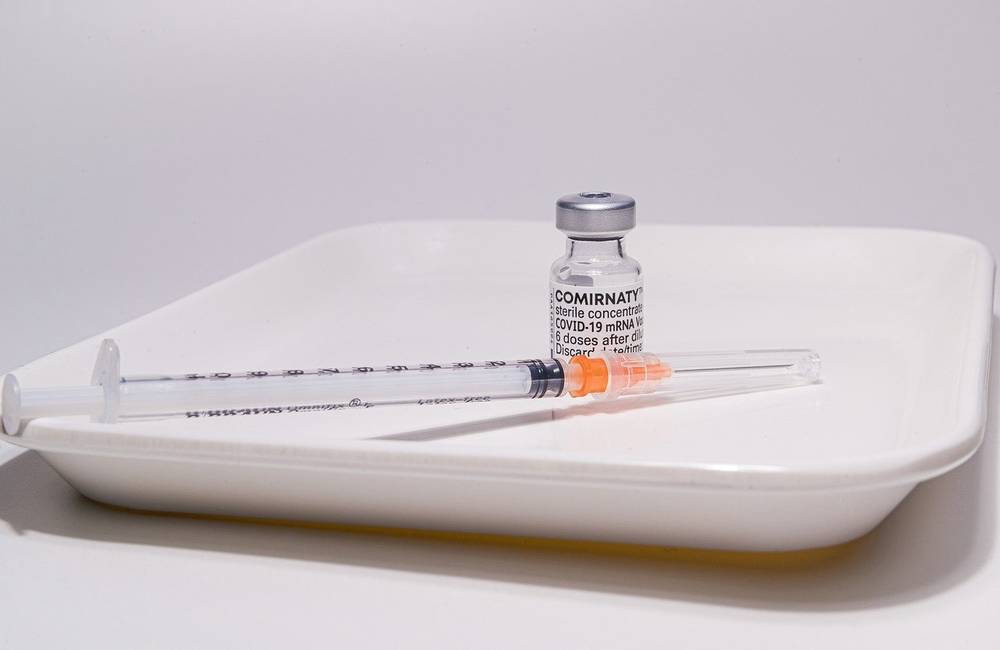  Čakáreň na vakcínu v Žiline patrí k najplnším, na prvú dávku čaká vyše 6-tisíc ľudí