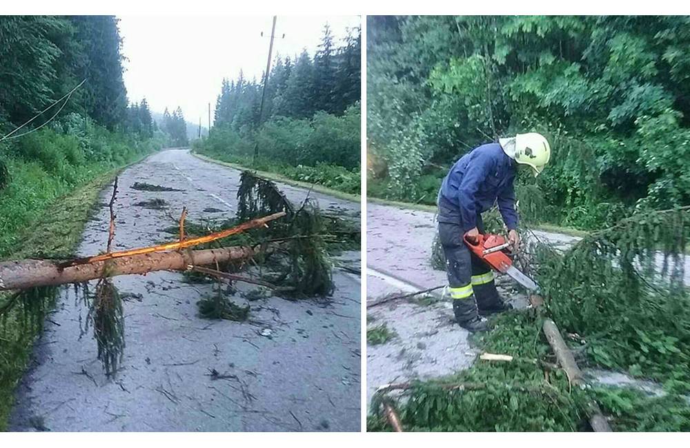 Žilinským krajom sa vo štvrtok prehnala búrka, ktorá najviac zasiahla Kysuce. Škody odstraňovalo 51 hasičov