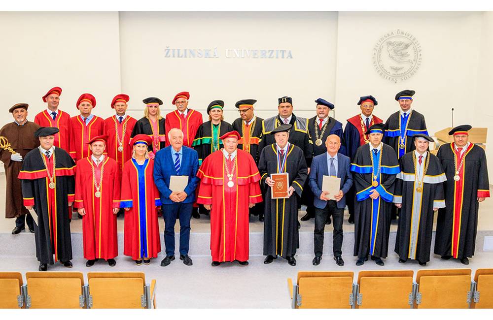 Rektor Žilinskej univerzity v Žiline odovzdal dekréty čestných titulov „profesor emeritus“ a „doctor honoris causa“