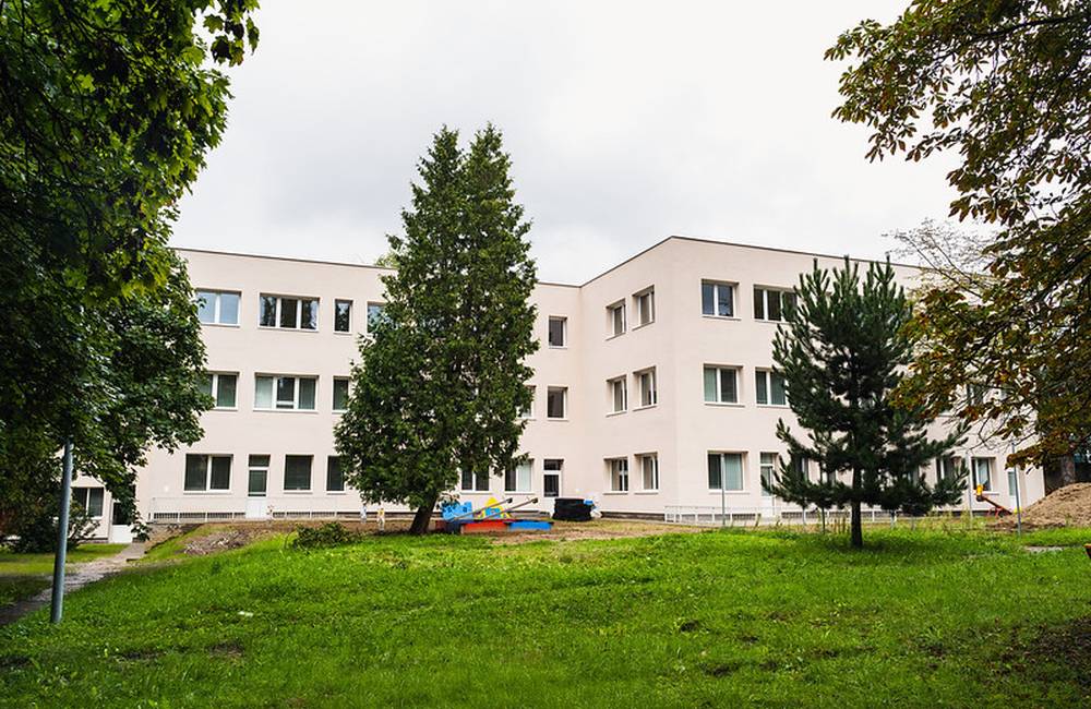 Foto: Za rok sa podarilo nadstaviť a opraviť Materskú školu Suvorovova na Hlinách, kapacita stúpne o 40 miest