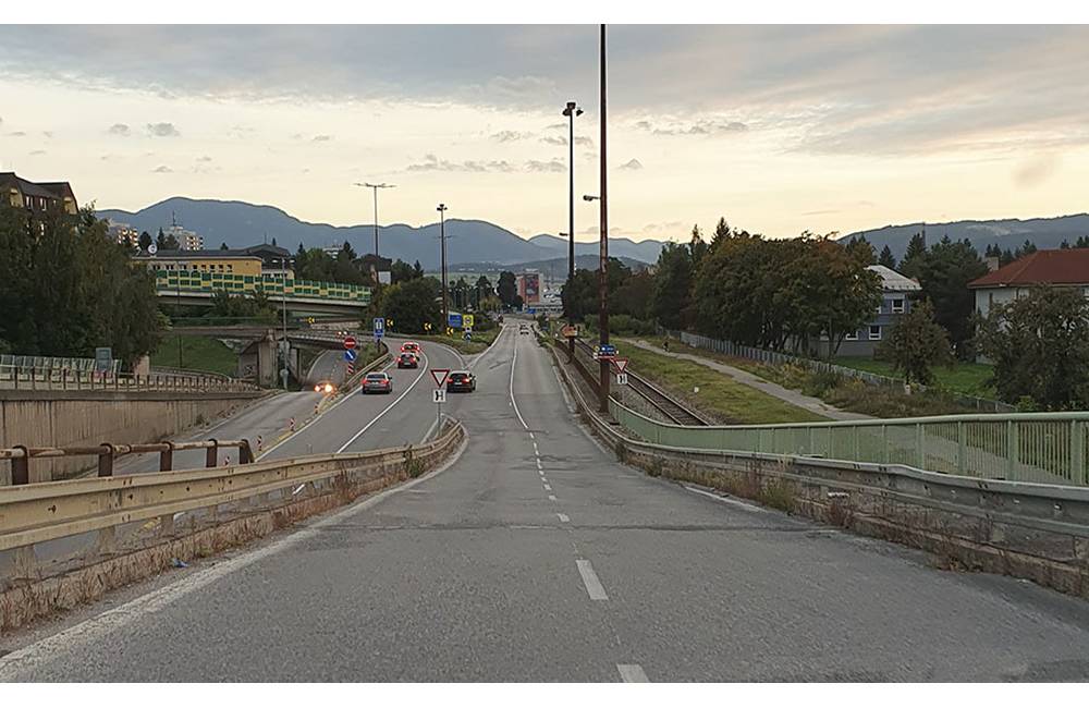 Zjazd z okružnej križovatky Rondel smerom na Prievidzu bol zaradený do plánu opráv na rok 2022