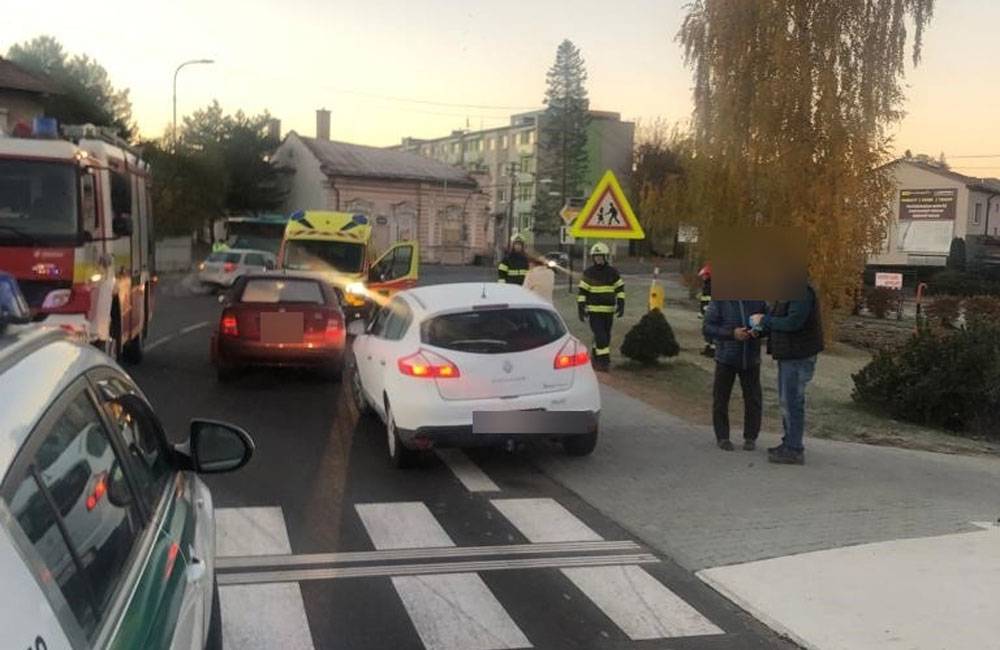 Osobné auto dnes ráno zrazilo v Trstenej dve deti, polícia vyzýva k opatrnosti počas jesenných dní
