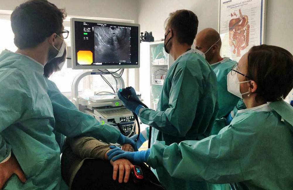 V žilinskej nemocnici používajú nový prístroj na včasnú diagnostiku ochorení zažívacieho traktu