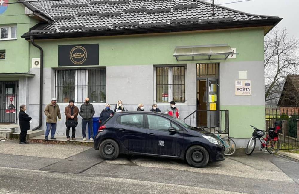 Foto: Šestnásť žilinských poslancov žiada zachovanie pošty v Brodne, ďalšiu chcú zriadiť v Trnovom