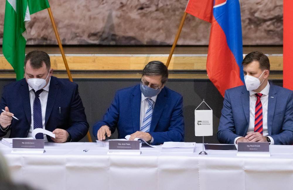 V Kysuckom Novom Meste podpísali zmluvu na výstavbu privádzača, sprejazdnený bude v decembri 2023
