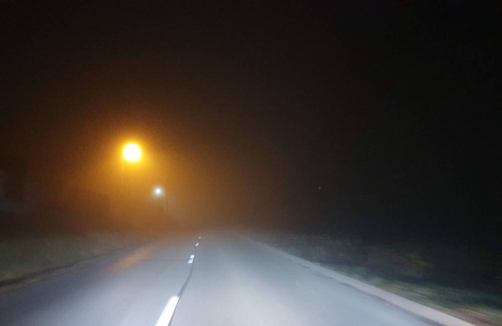 Na Silvestra sa v Žilinskom kraji očakávajú hmly, polícia vyzýva motoristov k opatrnosti