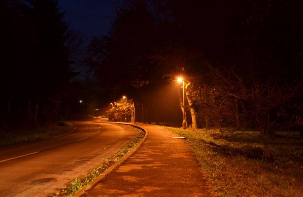 V mestskej časti Závodie už štyri dni nefunguje verejné osvetlenie, príčinou môže byť vianočná výzdoba