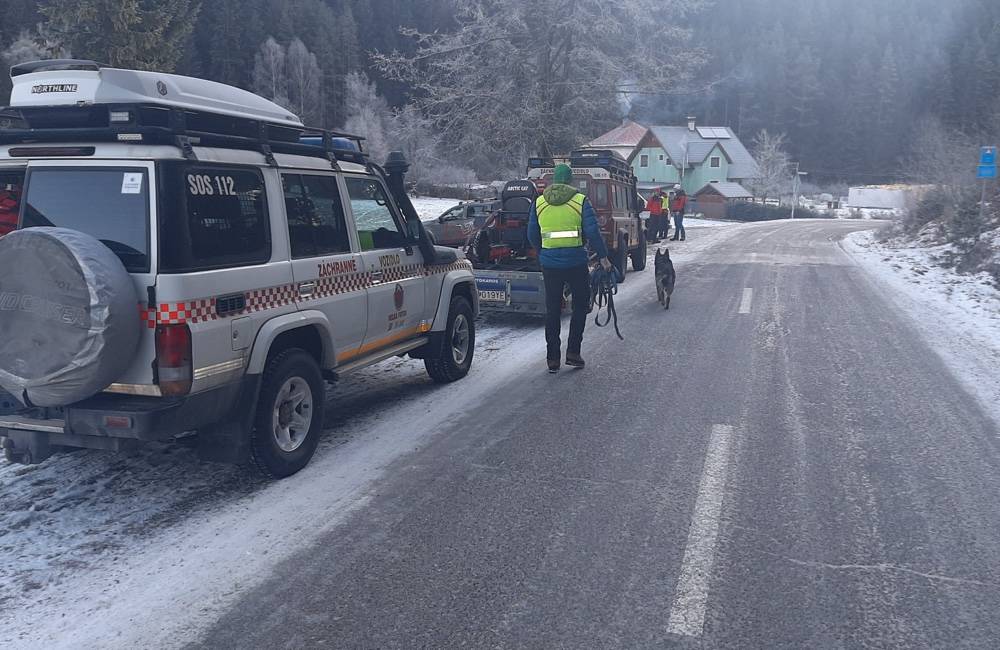 Turista zablúdil a strávil noc v Chočských vrchoch. Záchranárom nevedel uviesť presnú polohu