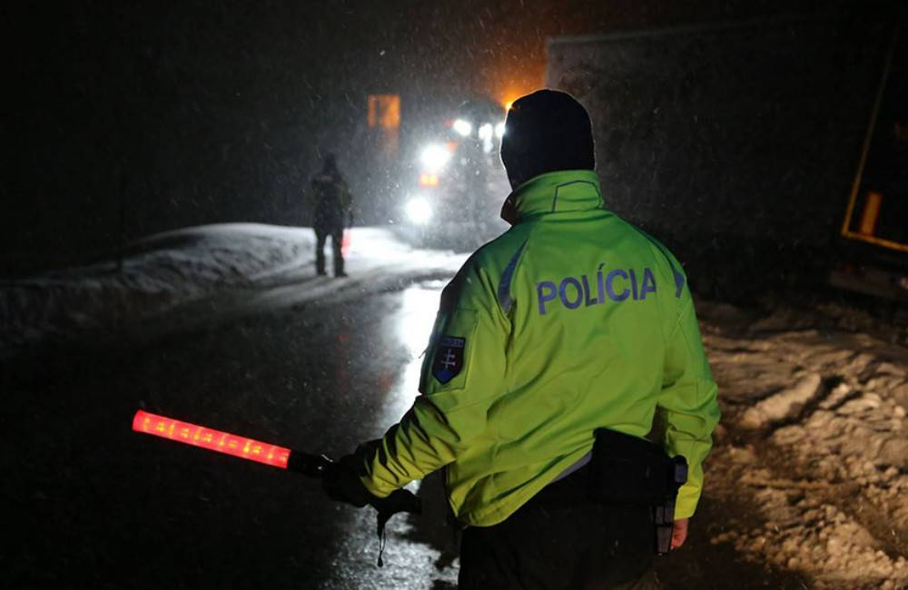 Foto: V Tepličke nad Váhom jazdil opitý vodič, policajti pri kontrole zistili, že má zákaz šoférovania