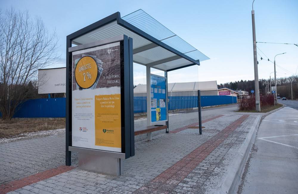 Mesto Žilina ukončilo rekonštrukciu piatich zastávok MHD, pribudla aj jedna nová. Práce stáli viac ako 380-tisíc eur
